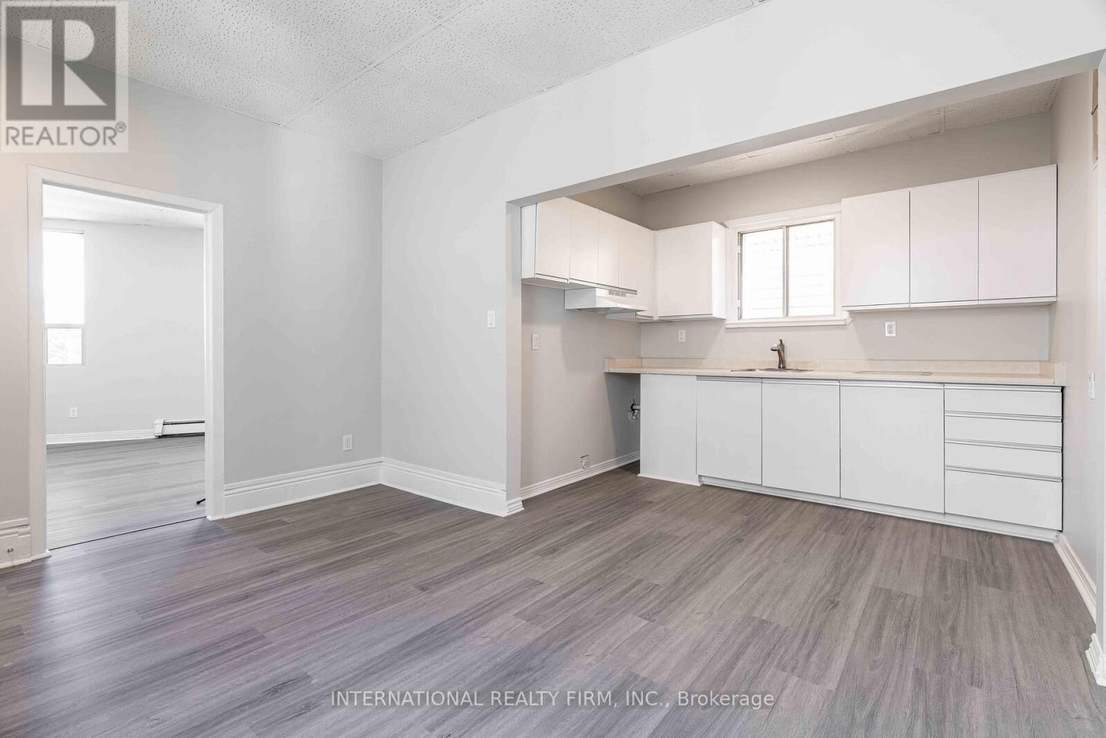 Property Photo:  217 Hamilton Road  ON N5Z 1P9 
