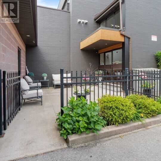 Property Photo:  320 Vine Street 3B  ON L2M 4T3 