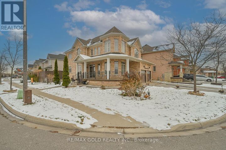 Property Photo:  15 Vanwood Crescent  ON L6P 2X4 