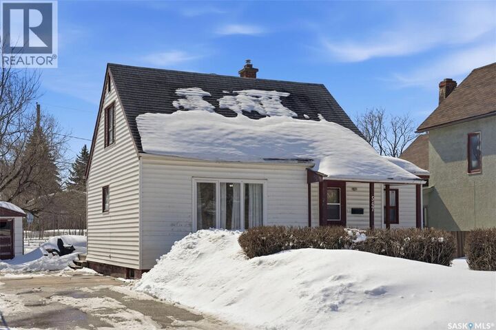 Property Photo:  547 5th Street E  SK S6V 0L9 