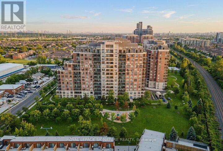 Property Photo:  330 Red Maple Road 707  ON L4C 0T6 