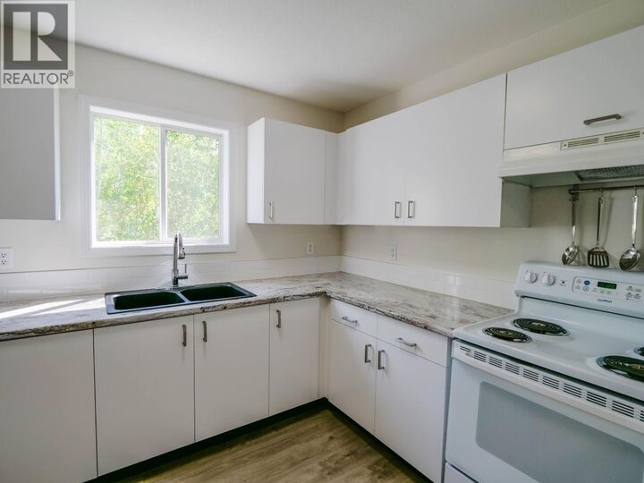 Property Photo:  410 Pinchbeck Street 2  BC V2J 6A3 