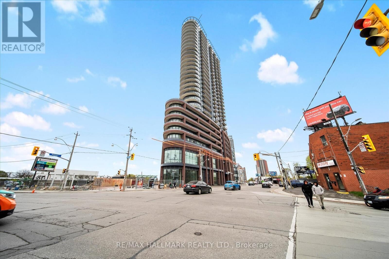 Property Photo:  1185 Dupont Street 1903  ON M6H 0G5 