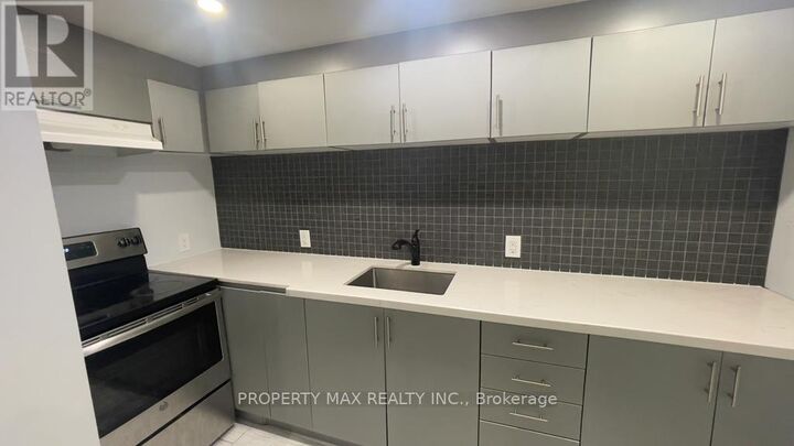Property Photo:  205 Monte Carlo Drive North Lower  ON L4H 1R3 