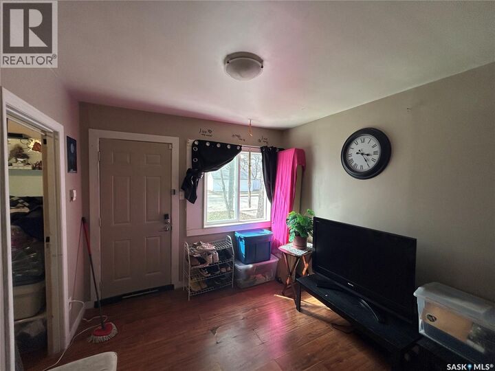 Property Photo:  1112 N Avenue S  SK S7M 2P8 