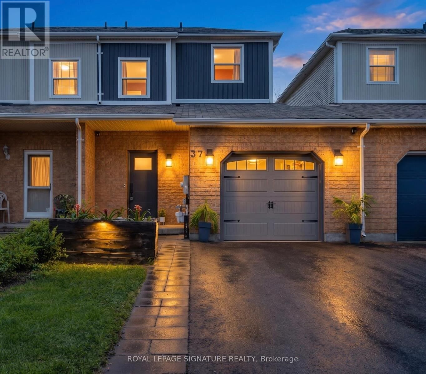 Property Photo:  37 Wrendale Crescent  ON L4P 4C4 