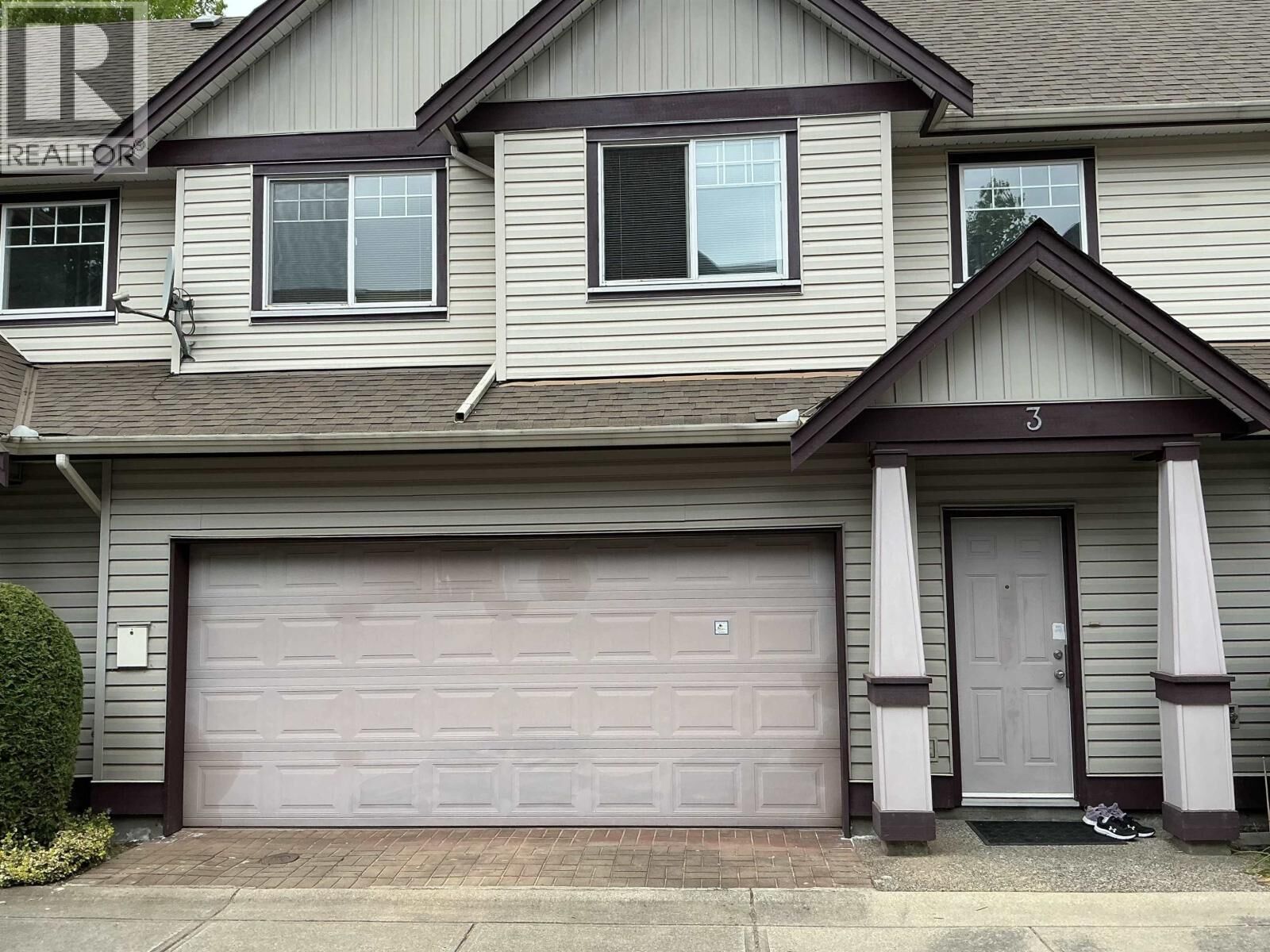 Property Photo:  7433 St. Albans Road 3  BC V6Y 2K5 