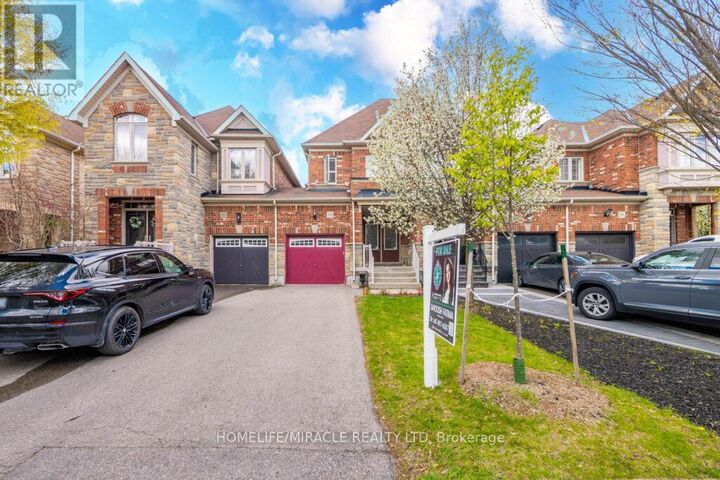 Property Photo:  211 Wardlaw Place  ON L4H 3L7 