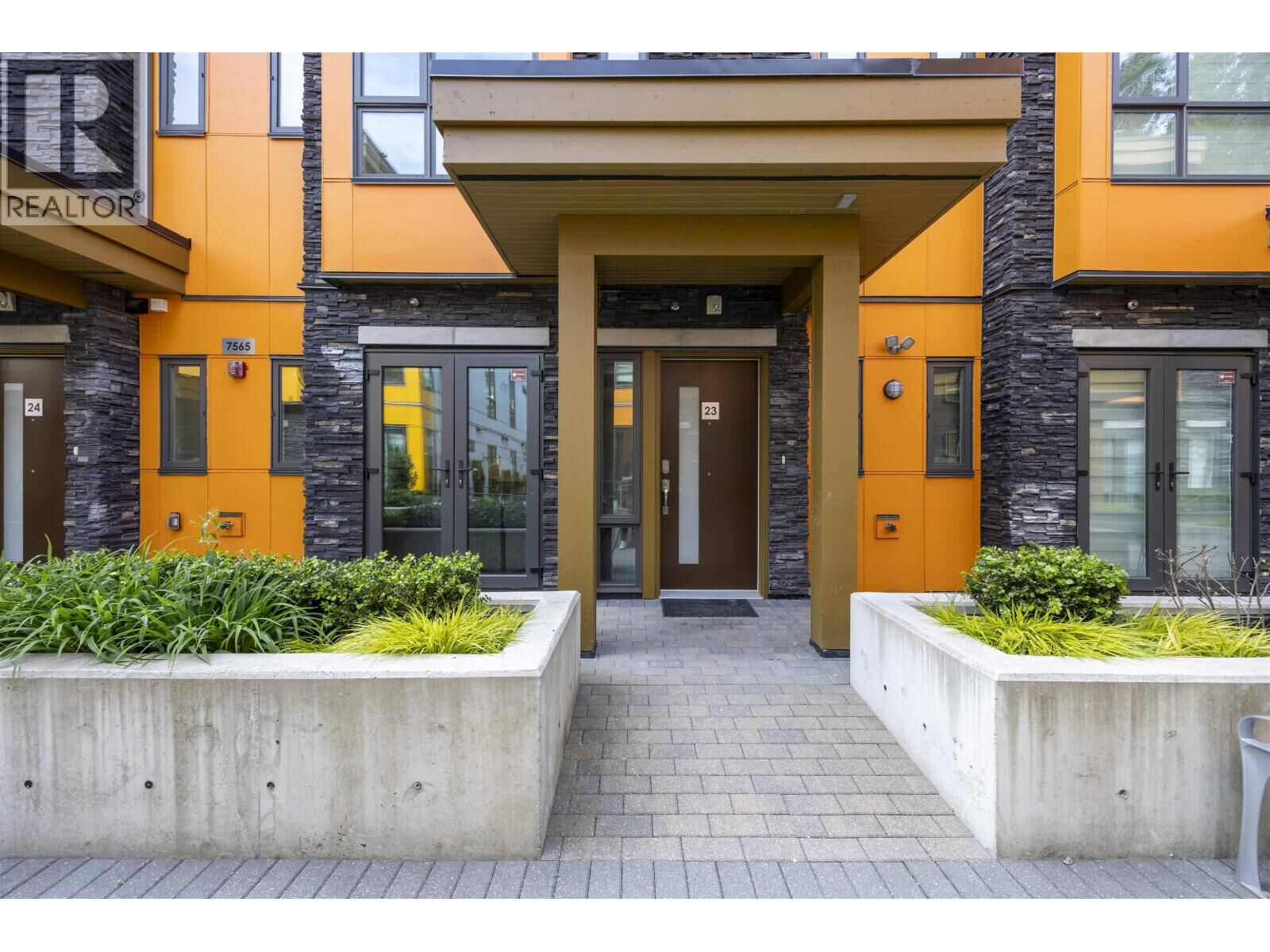 Property Photo:  7565 Oak Street 23  BC V6P 4A4 