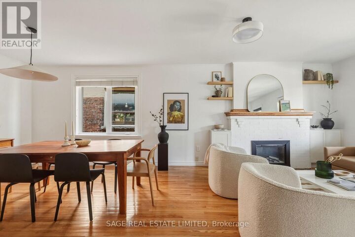 Property Photo:  662 Woodbine Avenue  ON M4E 2J1 