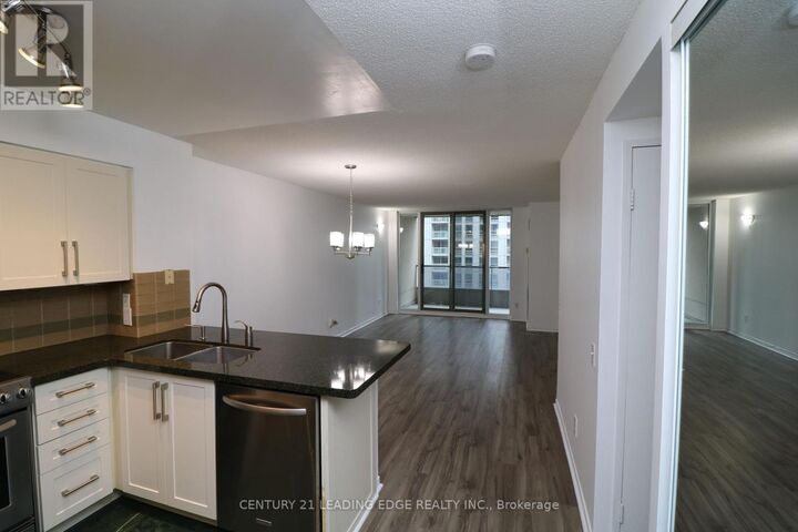 Property Photo:  750 Bay Street 1711  ON M5G 1N6 