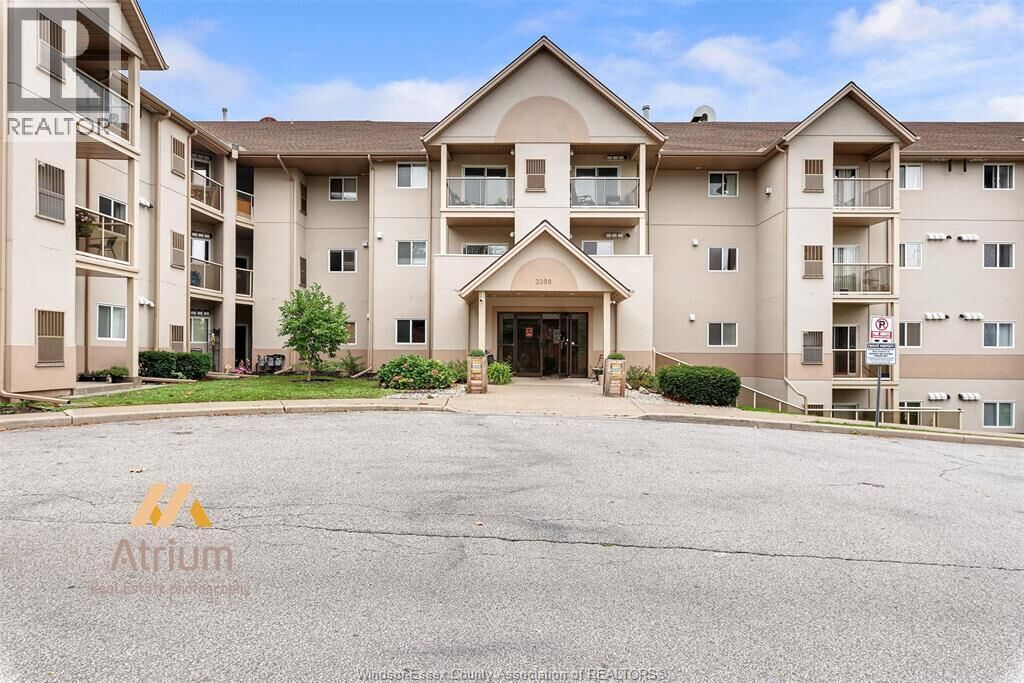 Property Photo:  3000 Sandwich Street 206  ON N9C 4G3 