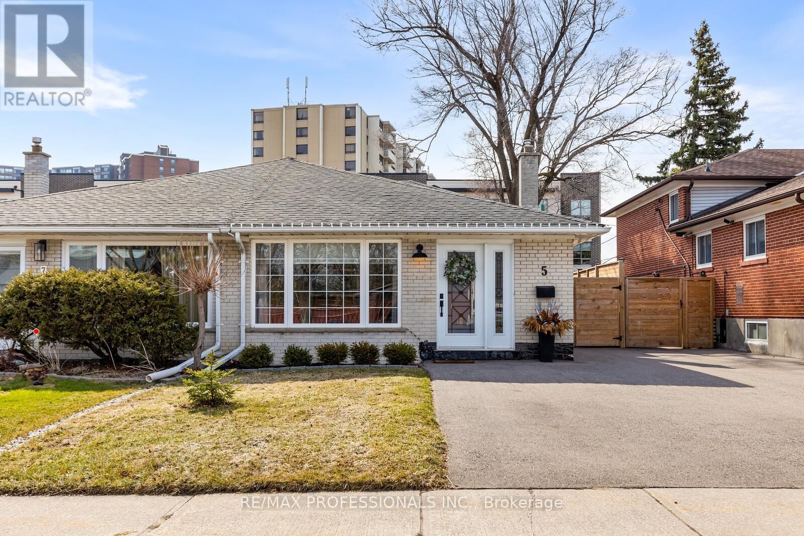Property Photo:  5 Birgitta Crescent  ON M9C 3W1 
