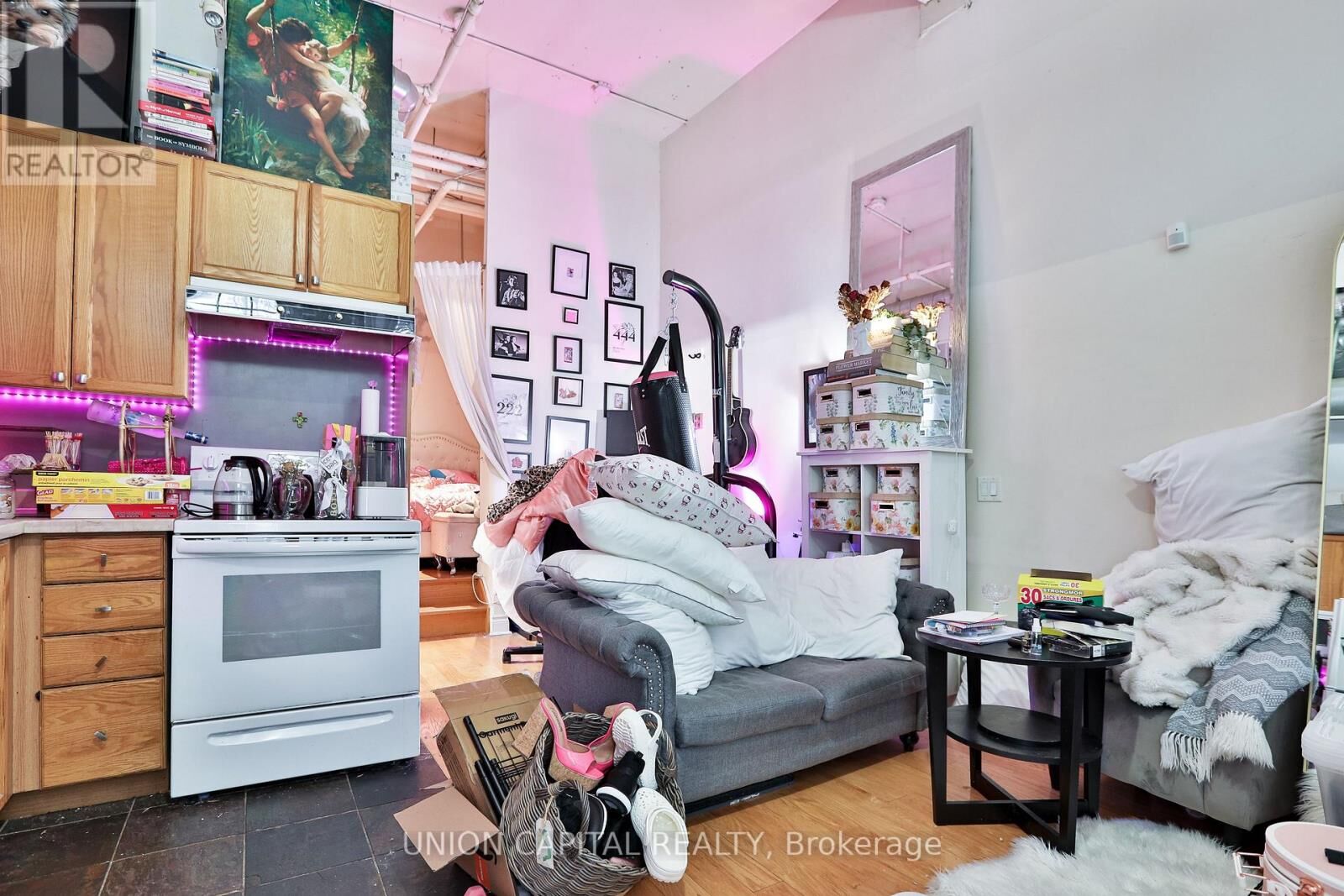 Property Photo:  71 McCaul Street 143  ON M5T 2X1 