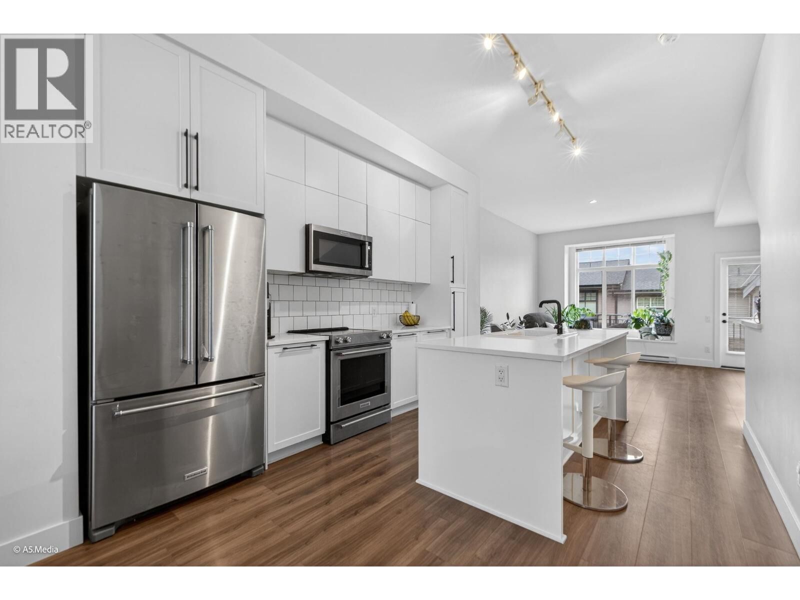 Property Photo:  3552 Victoria Drive 44  BC V3E 0N7 