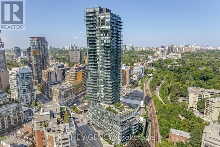 Property Photo:  825 Church Street 105  ON M4W 3Z4 