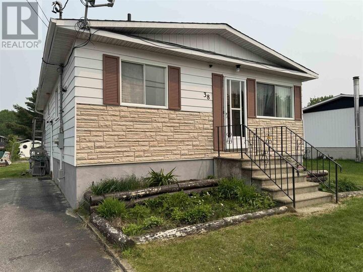 38 Richard St — photo 1