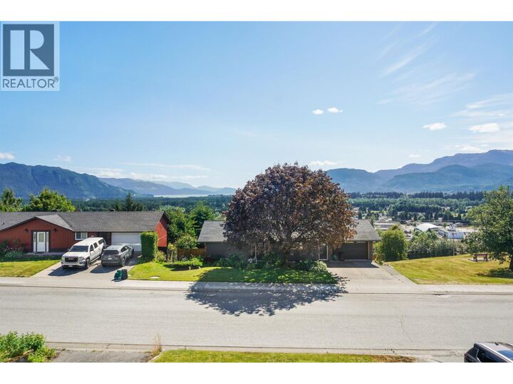 Property Photo:  1316 Albatross Avenue  BC V8C 1P8 