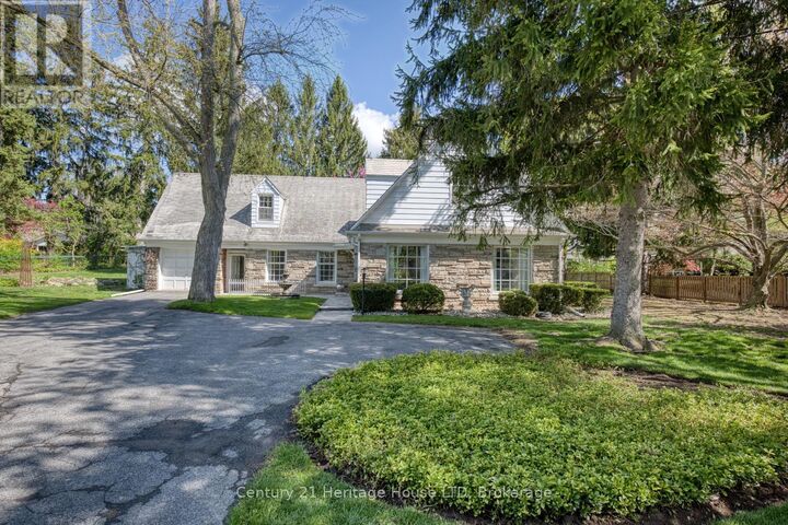 Property Photo: 86 Parkway ON L3C 4C3