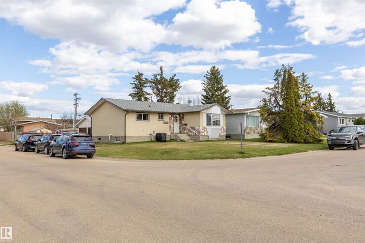 Property Photo:  10379 108 Avenue  AB T7P 1J2 