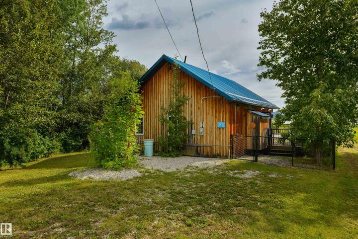 Property Photo:  113 Bayview Drive  AB T0E 2K0 