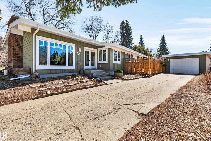 Property Photo:  37 Glenmore Crescent  AB T8N 0S6 