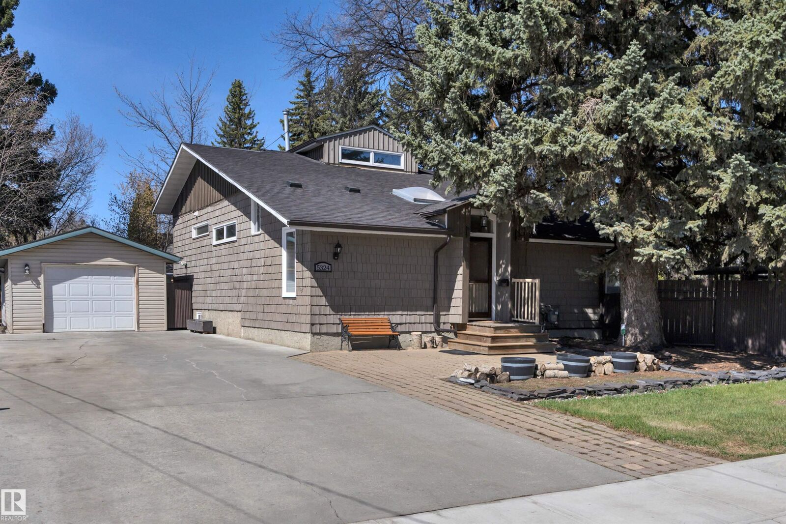 Property Photo:  5324 109 Street NW  AB T6H 3A4 