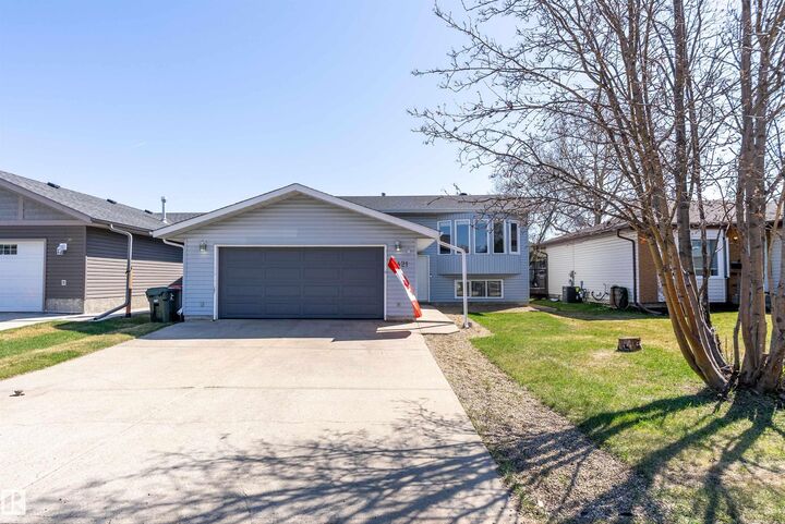 Property Photo:  5421 46 Street  AB T7Z 1E5 