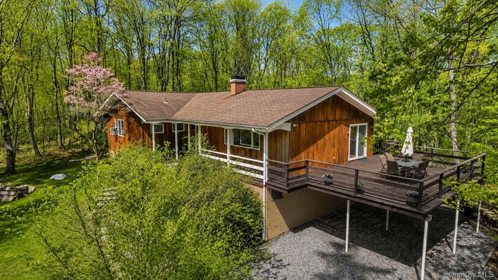 Property Photo:  86 Mount Airy Road E  NY 10520 