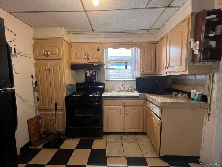 Property Photo:  10438 202nd Street  NY 11412 