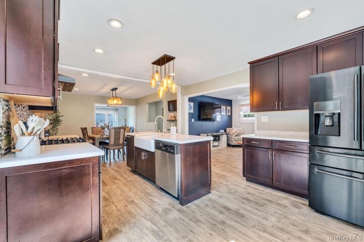 Property Photo: 33 Peachtree Lane NY 11801