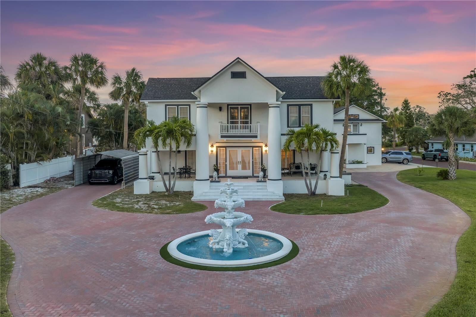 Property Photo: 208 N Spring Boulevard FL 34689