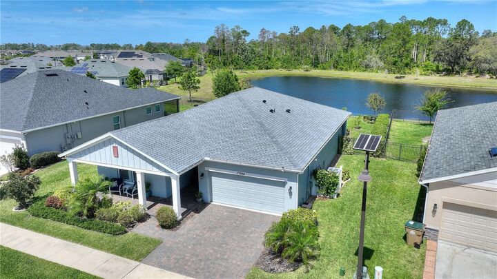 Property Photo:  17988 Passionflower Circle  FL 34714 