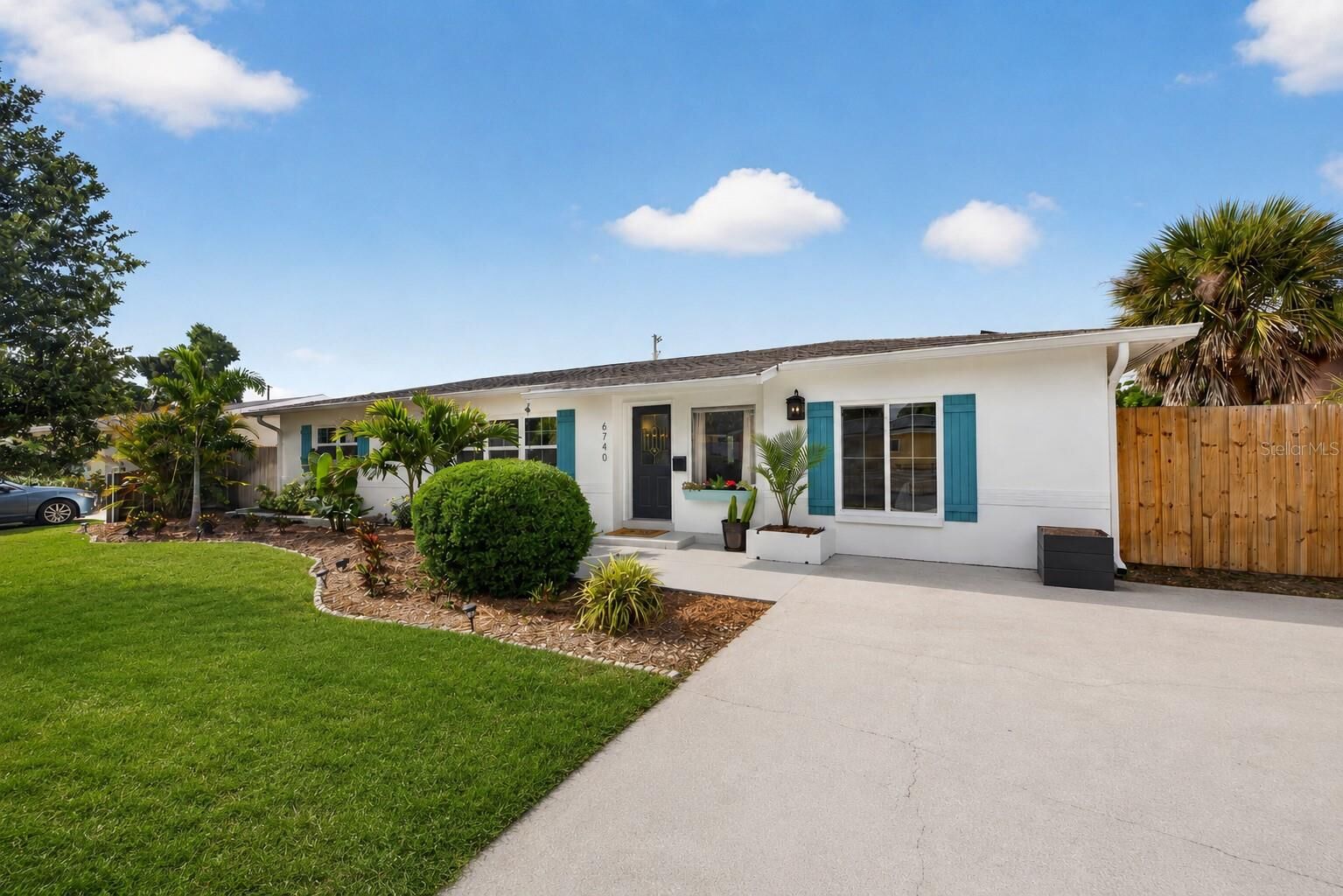 Property Photo:  6740 31st Avenue N  FL 33710 