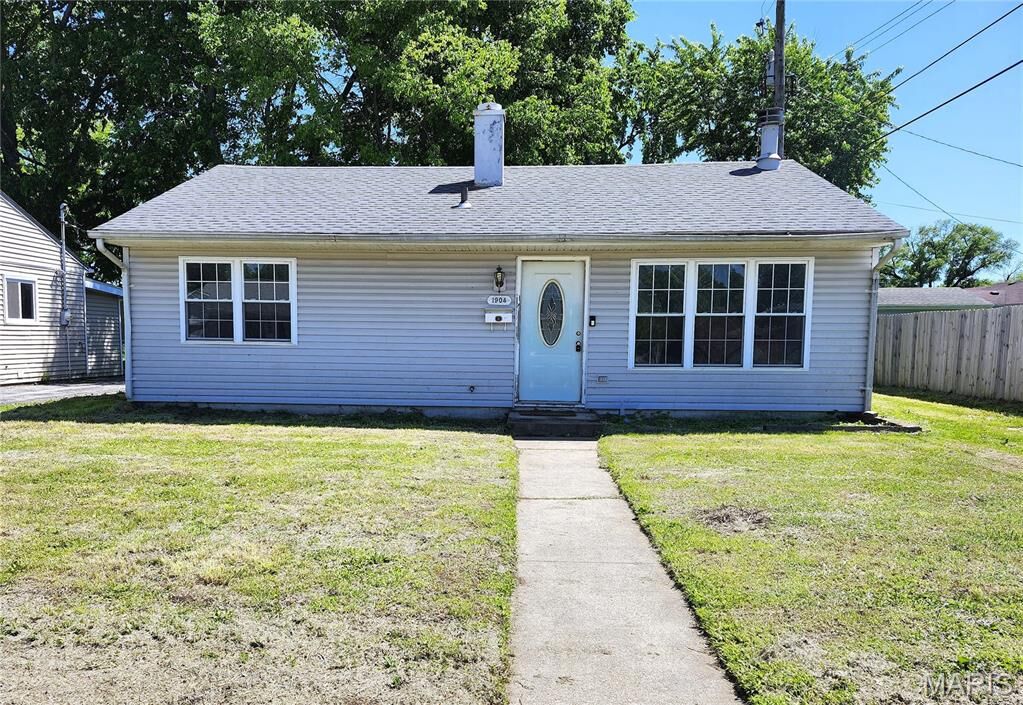 Property Photo: 1904 Joy Avenue IL 62040