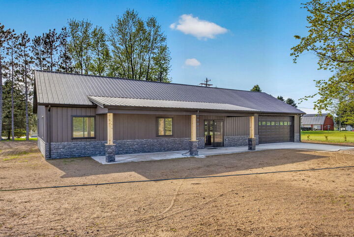 Property Photo:  3027 100th Avenue  MI 48850 