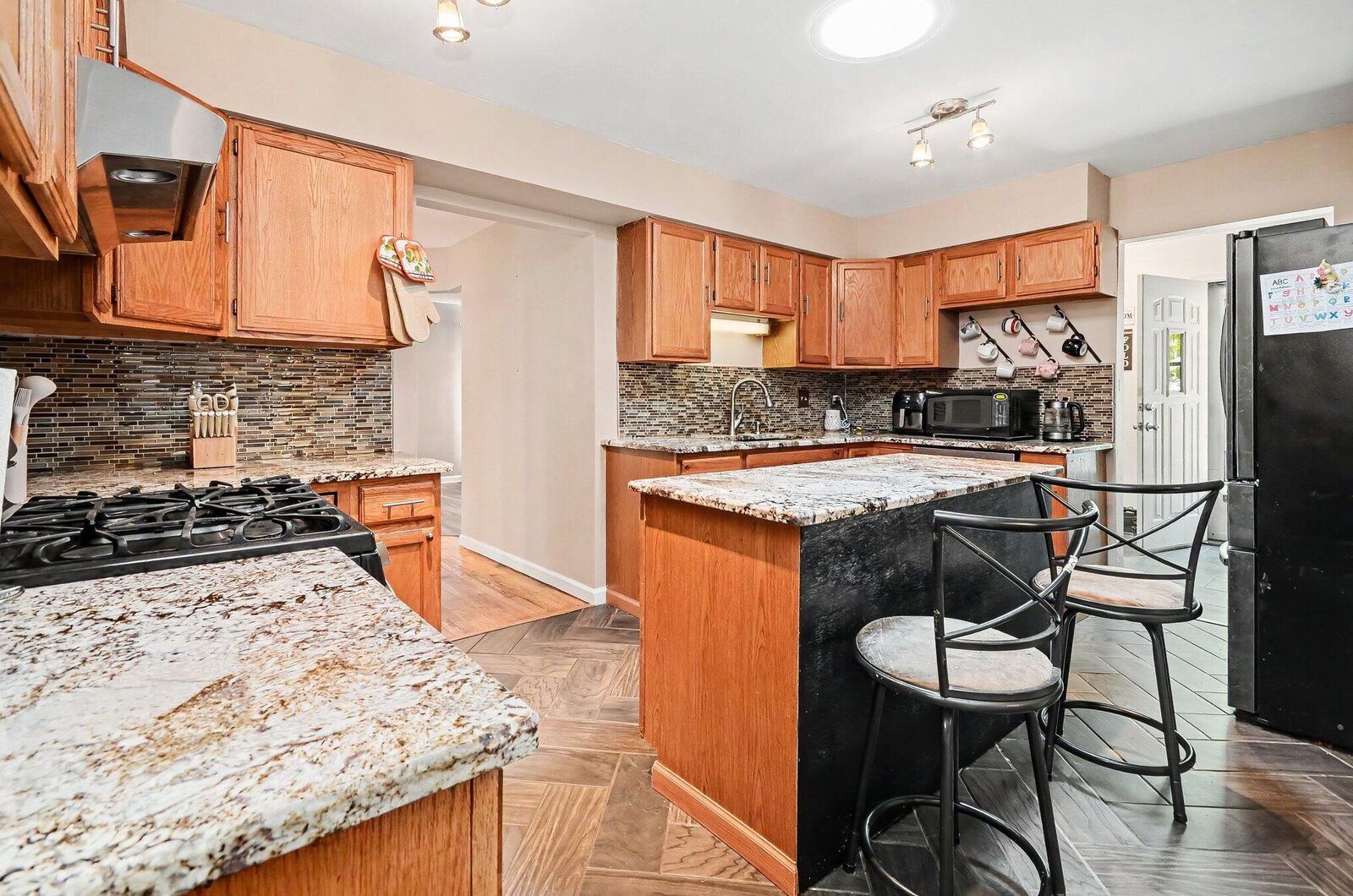 Property Photo:  22531 Leewright Avenue  MI 48033 