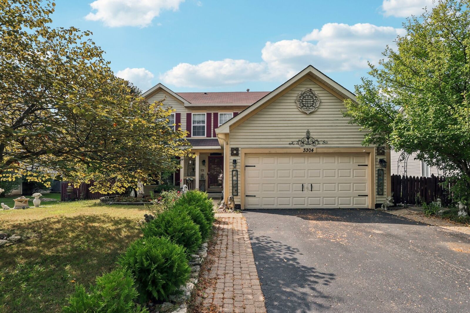 Property Photo: 3304 Alyssa Street IL 60545