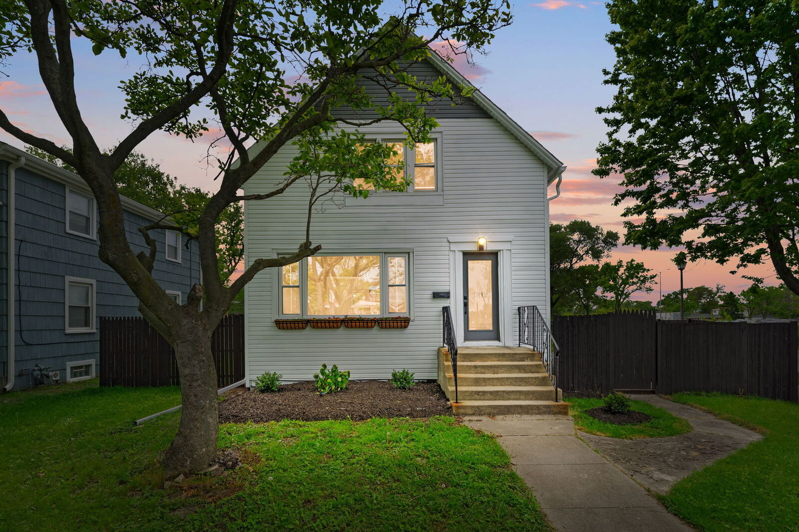 Property Photo:  1812 S 20th Avenue  IL 60153 