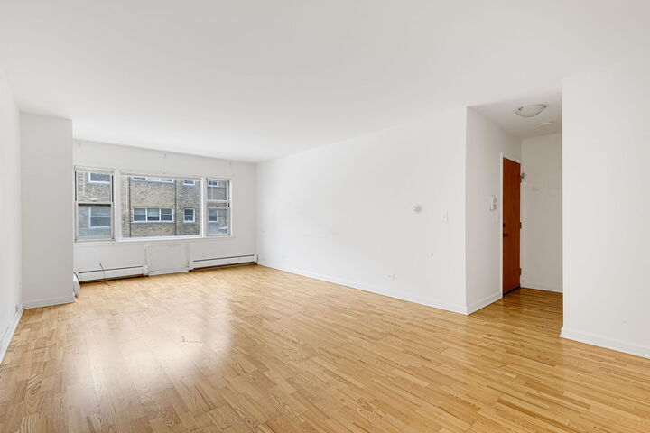 Property Photo:  