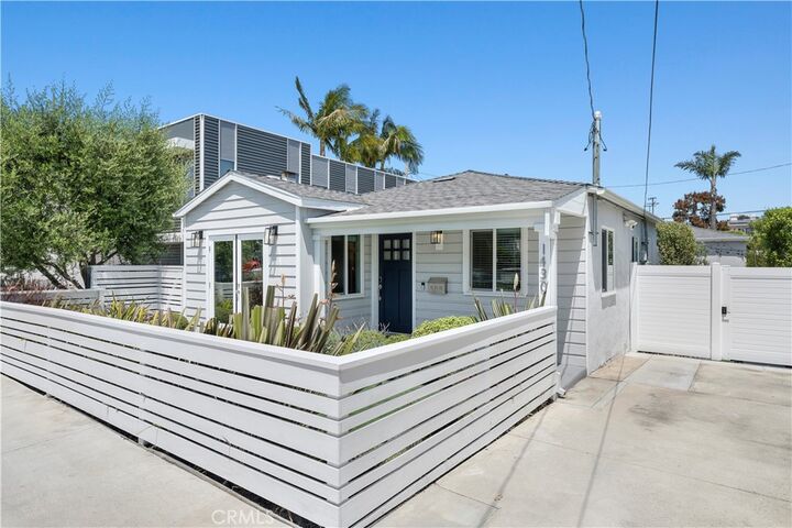 Property Photo: 1430 Bonnie Brae Street CA 90254