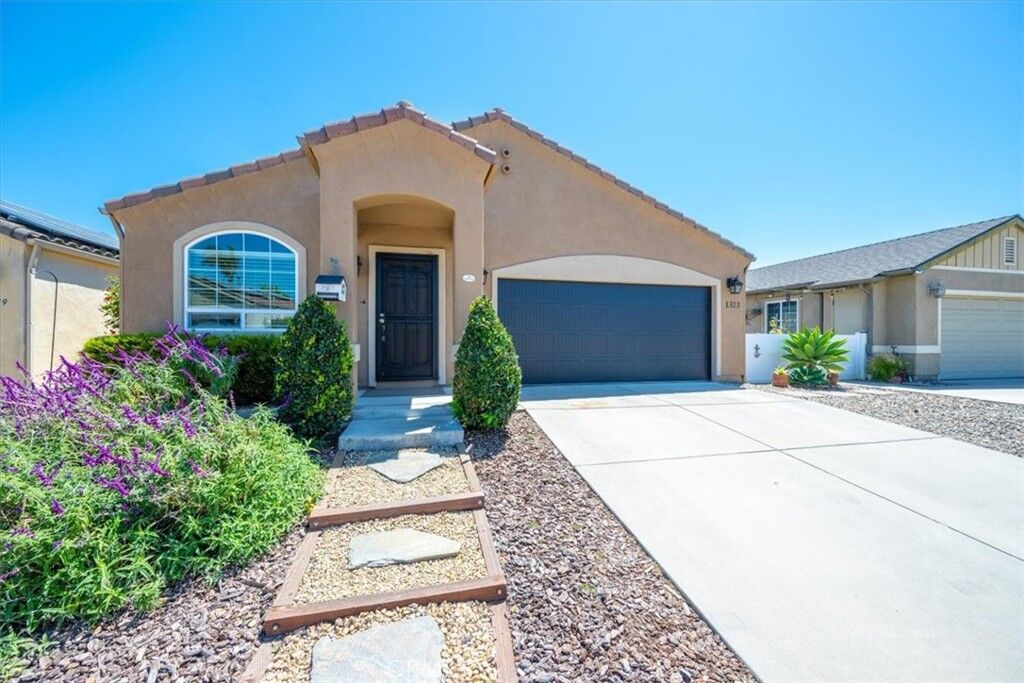 Property Photo:  1323 Glenbrook  CA 93420 