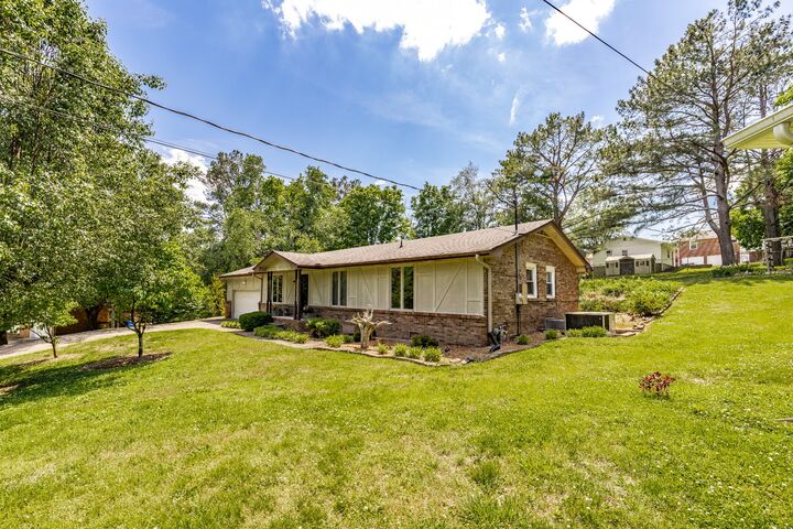 Property Photo:  204 Bryan House Dr  TN 37072 