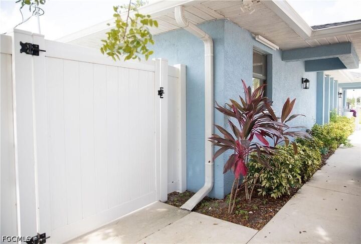 Property Photo:  2826 Santa Barbara Boulevard  FL 33914 