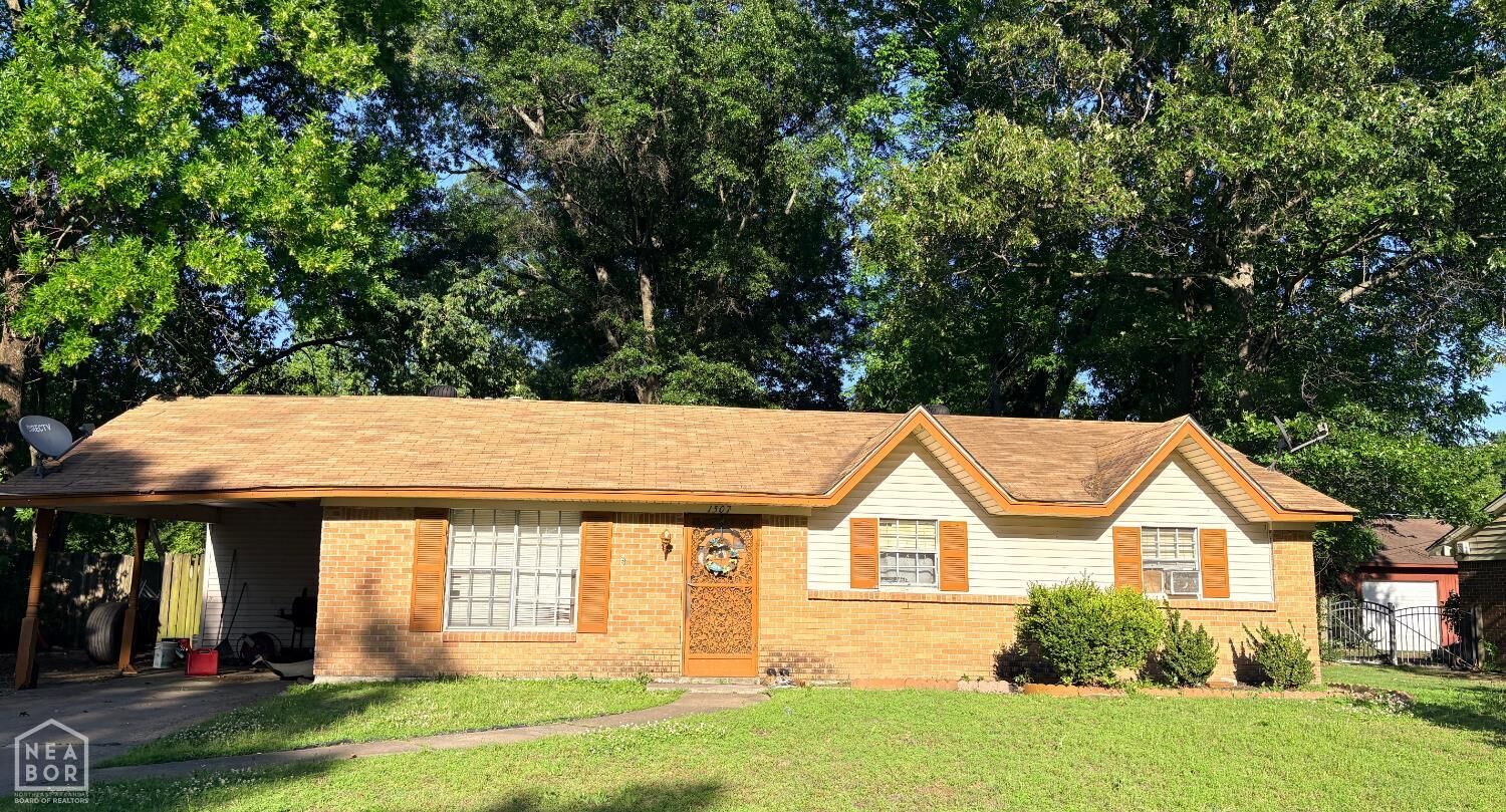 Property Photo:  1507 Rich Road  AR 72301 