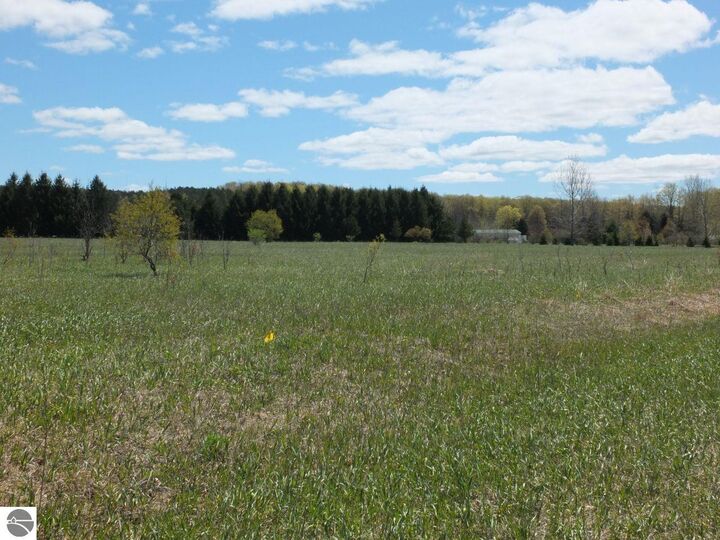 Property Photo:  9273 Kingsfield Drive  MI 49649 
