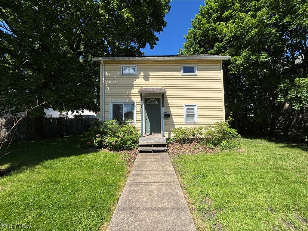 Property Photo:  416 N Cedar Avenue  OH 44446 