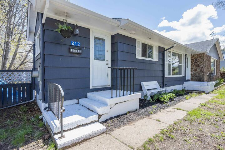 Property Photo:  212 Marsters Avenue  NS B0P 1E0 