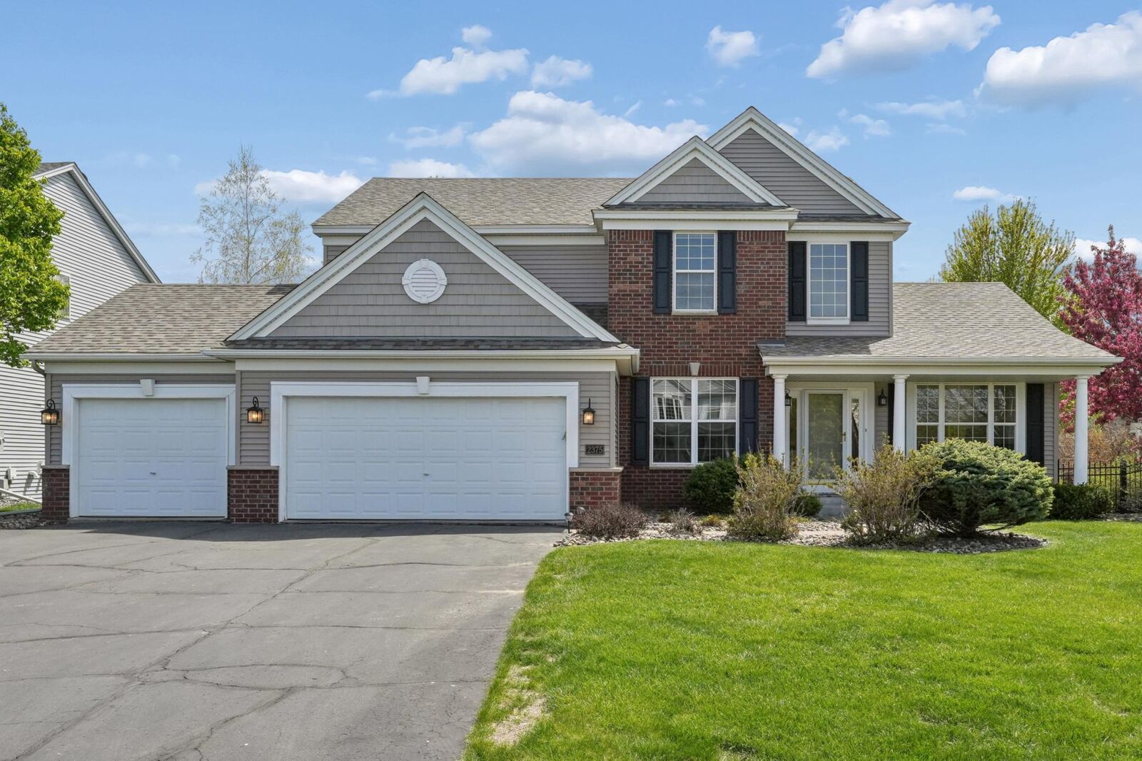 Property Photo:  2375 Golf View  MN 55129 
