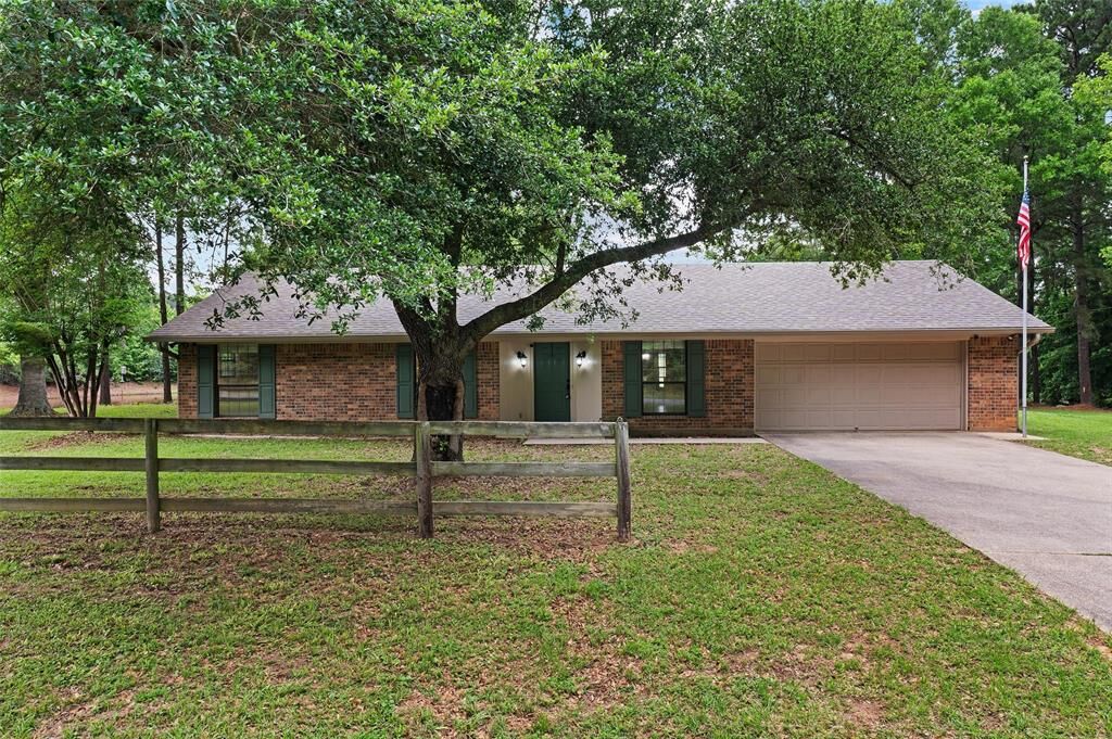 Property Photo: 9720 Locust Hill LA 71033